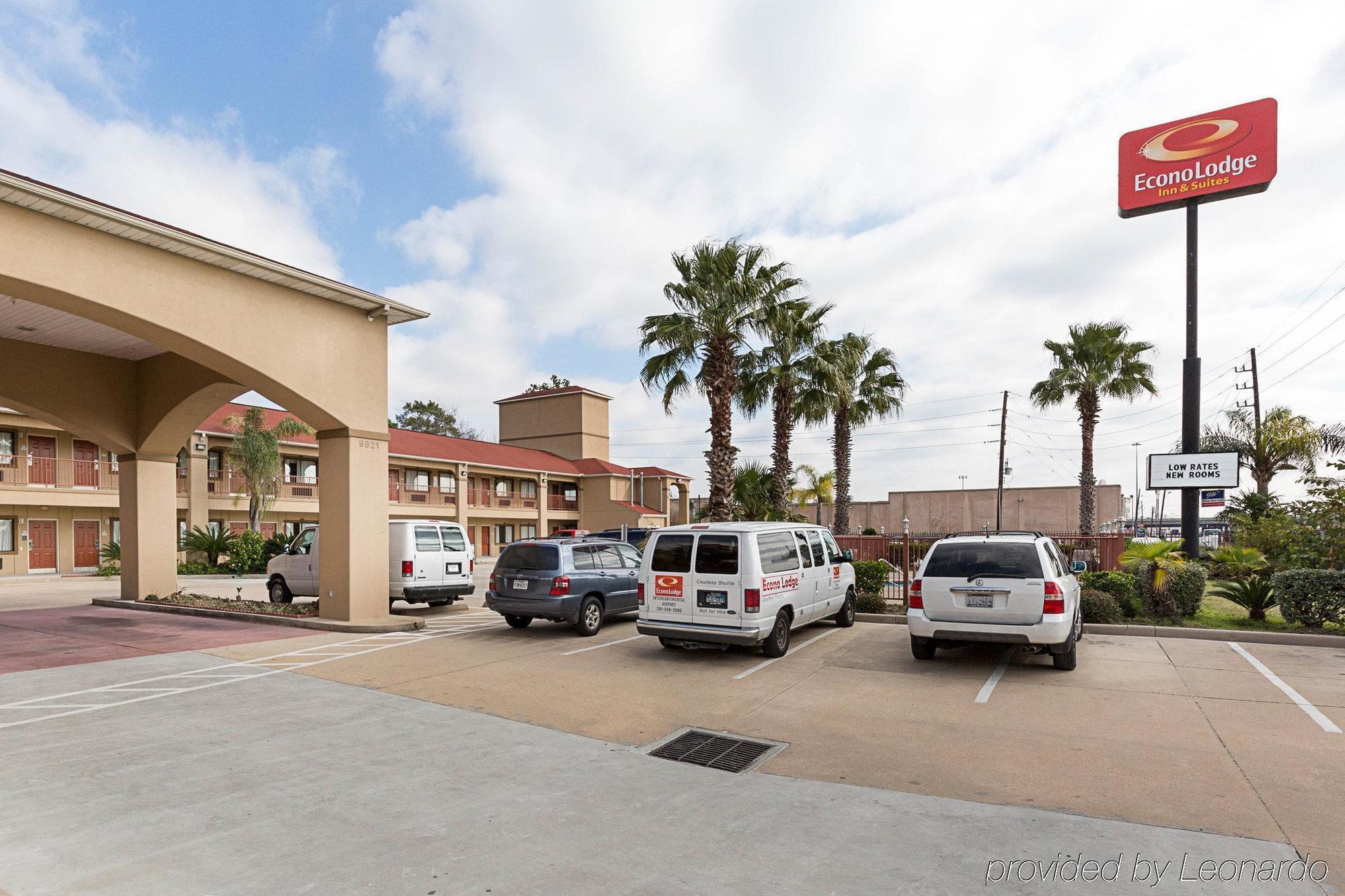Red Roof & Houston - Humble/iah Airport Motel