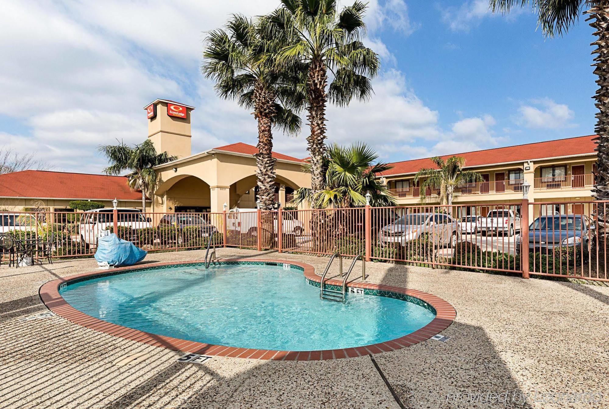 Red Roof & Houston - Humble/iah Airport Motel Humble